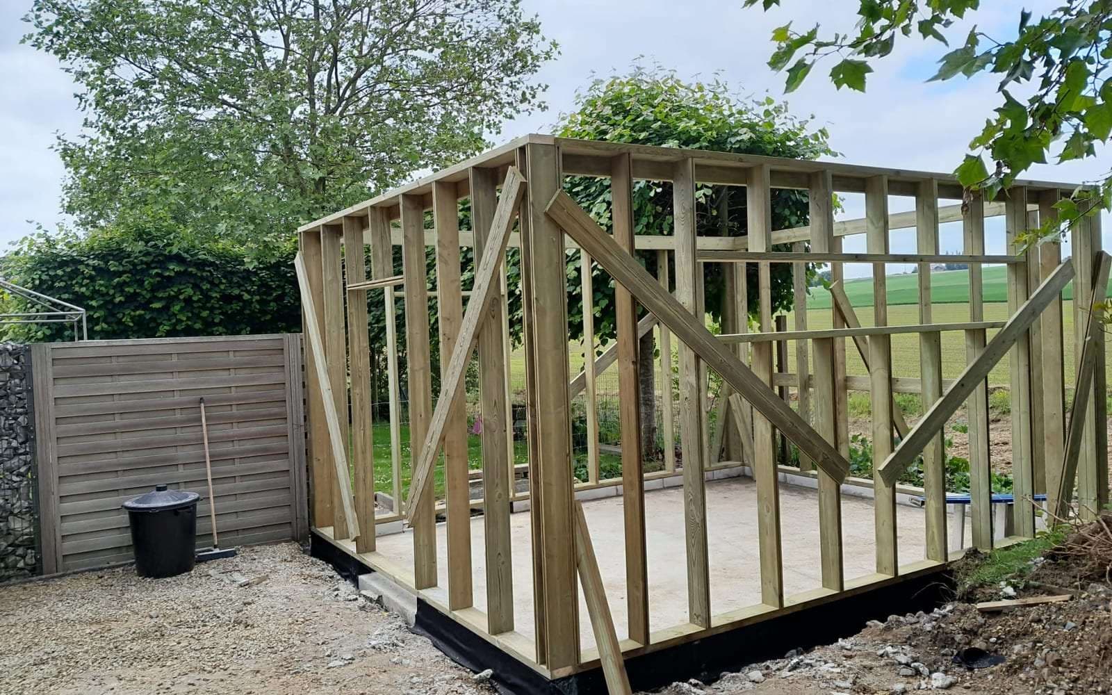 Ossature bois en cours de montage